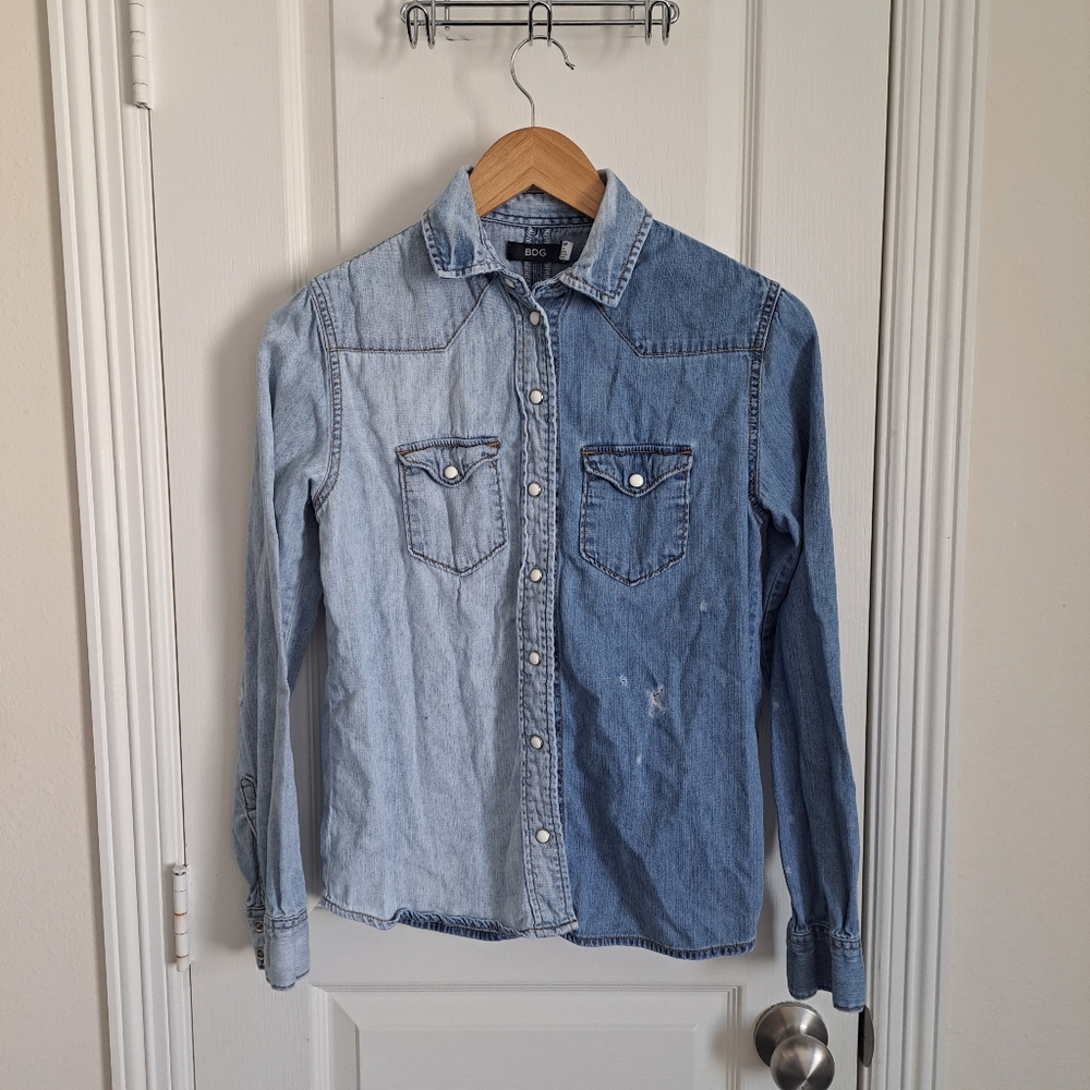BDG DENIM SHIRT SIZE XS